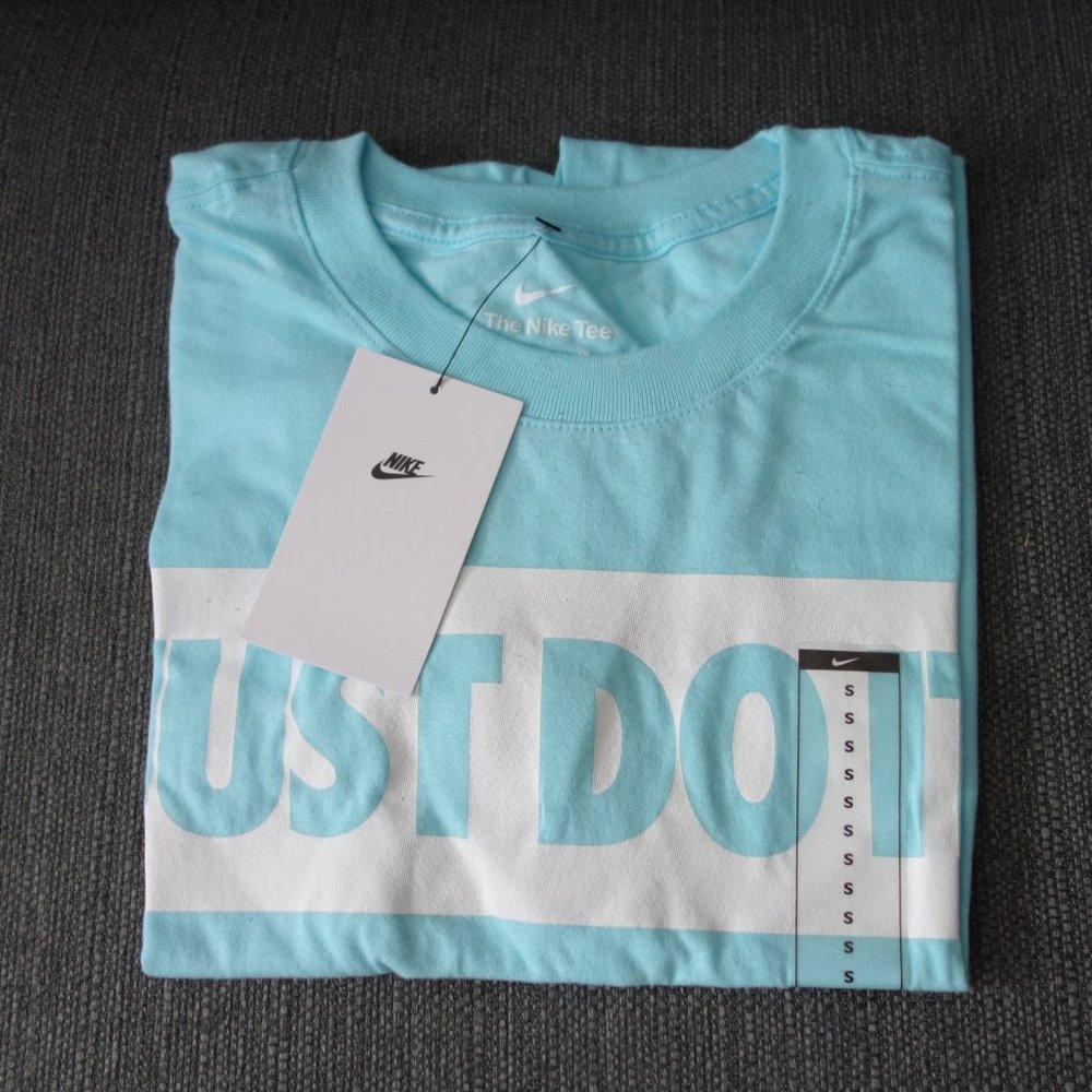 The Nike Tee Just Do It Cyan Mens T-Shirt Size S*Brand New-Never Worn-With Tags*